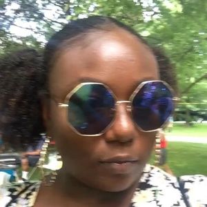 Meet your Posher, Jerilynn